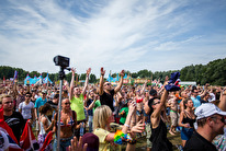 Ministerie van Onderwijs, Cultuur en Wetenschap geeft extra subsidie aan festivals