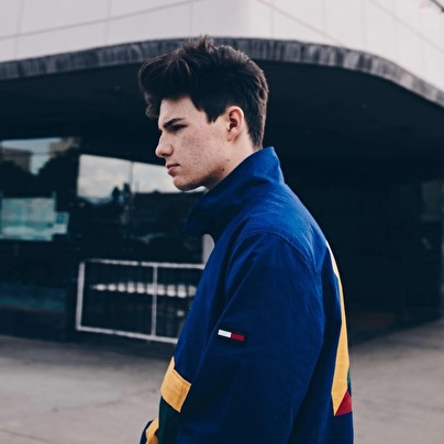 Petit Biscuit