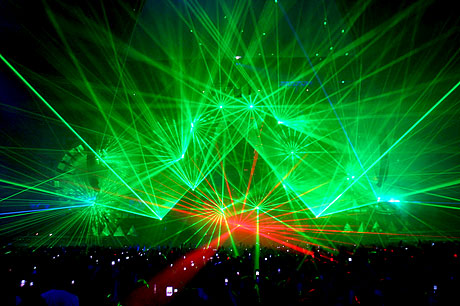 [img width=460 height=306 cacheid=000035200001ea4e7923858e1e0009cd74]http://www.q-dance.nl/images/temp/460_qlimax_1euiting.jpg[/img]