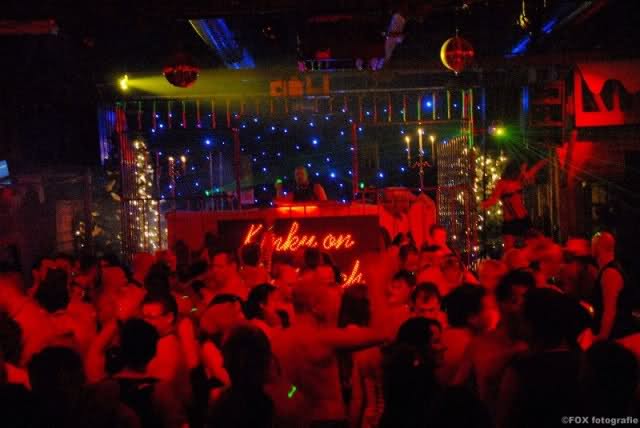 [img width=300 cacheid=00006a0d0000c599ea46e0980a0024548d]http://i47.tinypic.com/8itx.jpg[/img]