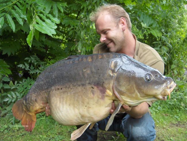 [img width=639 height=481 cacheid=0000b26800015d8d9d7c39f61a0153052c]http://www.karperland.nl/images/karper%20vissen%20010.jpg[/img]