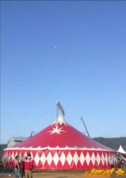 [img width=424 height=599 cacheid=000156650002f671a2ea2f621e0001bb7e]http://www.beatfreax.com/images/galleries/1660/22715.jpg[/img]