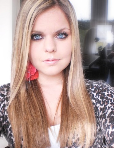 [img width=360 height=480 cacheid=0001a07b0003b7eb09ecf0bb1001efaedd]https://partyflock.nl/images/user/650084_large.jpg[/img]