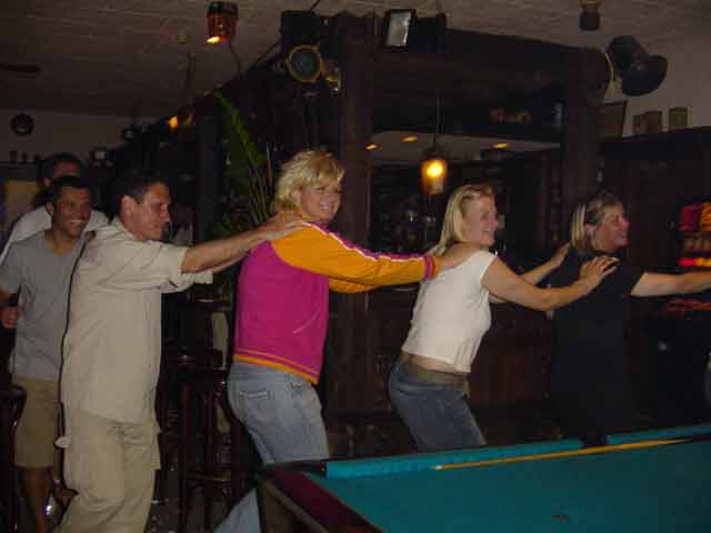 [img width=640 height=480 cacheid=0001bbb90003fc7fd2c20e581a011c2a8d]http://www.hoteldekievit.nl/nl/kievittaal/f2005/7-14-polonaise.jpg[/img]