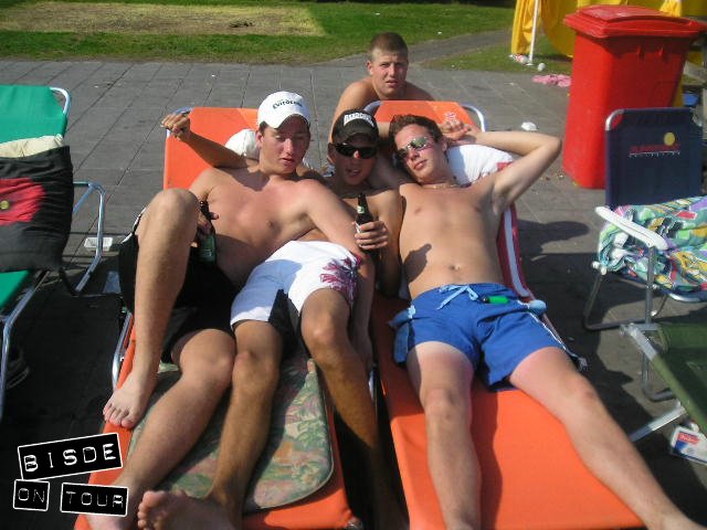 [img cacheid=0001e3a5000463c2eee2e2051e0002afa7]http://www.bisdeontour.nl/album1/P8160256.JPG[/img]