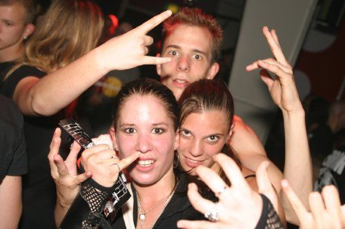 [img width=500 height=333 cacheid=0001eaa2000475af1d86f4f81e0000f18e]http://img139.imageshack.us/img139/5702/emmaikentrixii2.jpg[/img]