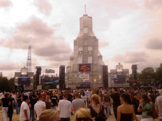 [img cacheid=00025cfd00059458c194fd0a2000002693]https://album.partyflock.nl/17823816.jpg[/img]