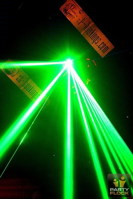 [img cacheid=0002b2cf00064befd4bf18ef2000001b84]https://photo.partyflock.nl/images/50240/main/204755.jpg[/img]