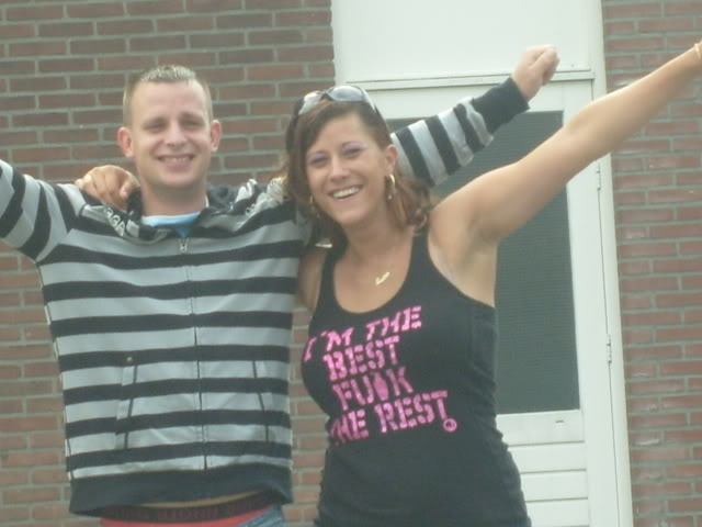 [img width=640 height=480 cacheid=0002c5340006794d2f66784b2000002a3f]http://i125.photobucket.com/albums/p44/miss-lorie/Fotos/Feesten/Dominator%202008/bc954bbd.jpg[/img]