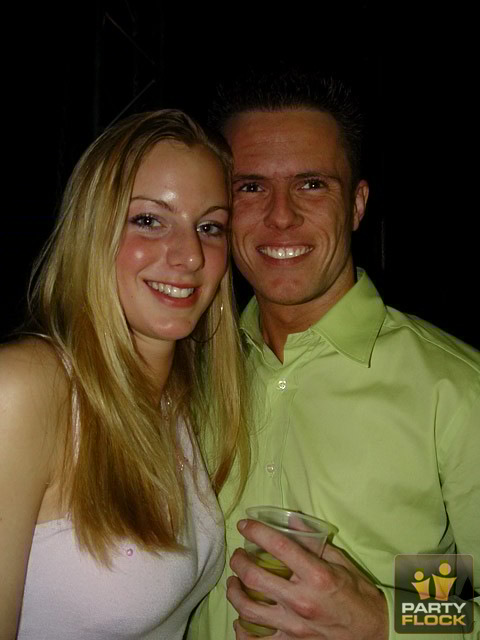 [IMG]https://photo.partyflock.nl/images/13727/main/83888.jpg[/IMG]