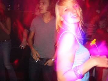 [img width=354 height=266 cacheid=0002edaf0006e4bc735981df1e00000020]http://i55.photobucket.com/albums/g140/louzie/kleinikBloem.jpg[/img]