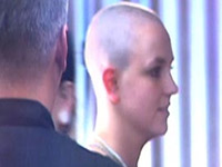 [img width=200 height=150 cacheid=0003fbfd0009dd5c3c0c58851a01c7f7ce]http://images.fok.nl/upload/070217_272_Brit%20kaal.jpg[/img]