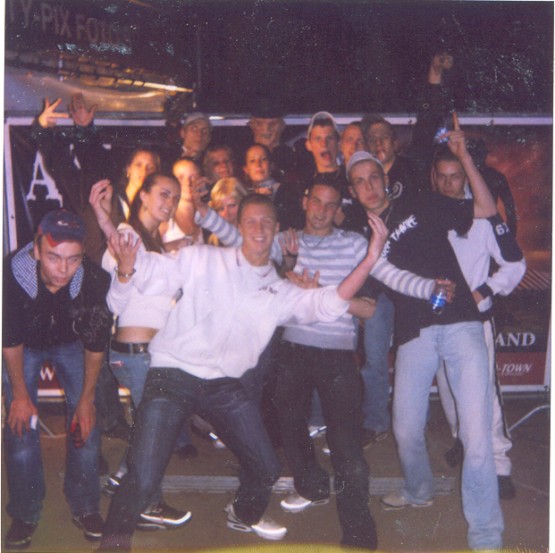 [img width=555 height=553 cacheid=0004a192000baab95389b3d41b002a3e48]https://album.partyflock.nl/20754789.jpg[/img]