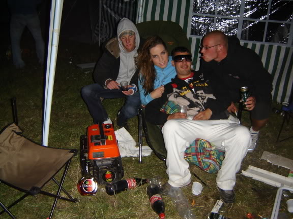 [img width=400 cacheid=0004a708000bb751becd45d11e00006826]http://i21.photobucket.com/albums/b288/mstp/Nature%20One/koninginnedag030.jpg[/img]