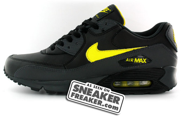 [img width=690 height=450 cacheid=0004a963000bbdc39690b9221b002acf58]http://www.sneakerfreaker.com/images/articles/Nike-Air-Max-90-4.jpg[/img]