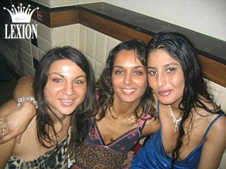 [img width=320 height=240 cacheid=0004e0c7000c5e4c30f2f6dc1e0000746f]http://www.lexion.nl/partyshot/P00096/F012.jpg[/img]