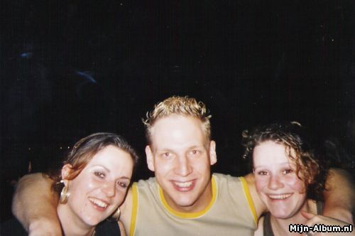 [img cacheid=0004eb71000c8339eb53ca071e00007789]http://members.chello.nl/m.janssen001/Foto=GWKQMYLL.jpg[/img]