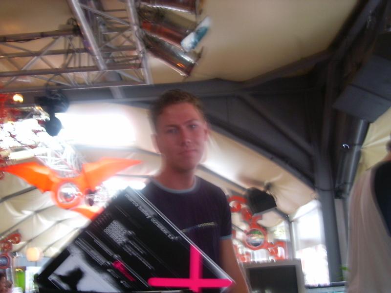 [img cacheid=0004eedc000c8d330ab734741e000078b9]http://cyrix.xs4all.nl/justin/php/_pictures/q-beach1/00000040.JPG[/img]