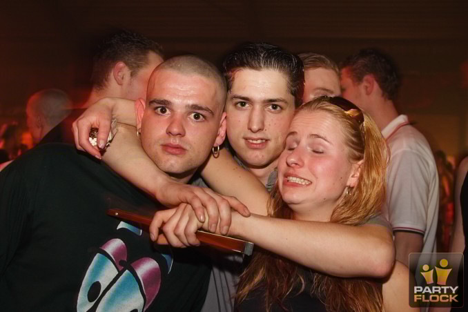 [img width=678 height=452 cacheid=0005cdd5000f3eb3431c867e1e0000b5cb]https://photo.partyflock.nl/images/57102/main/245945.jpg[/img]