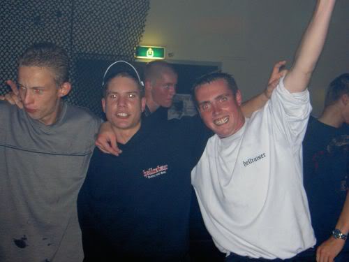 [img width=400 cacheid=0005e085000f71b6e093fb911e0000bcd1]http://i4.photobucket.com/albums/y101/Goda666/peeweedaanpaul.jpg[/img]