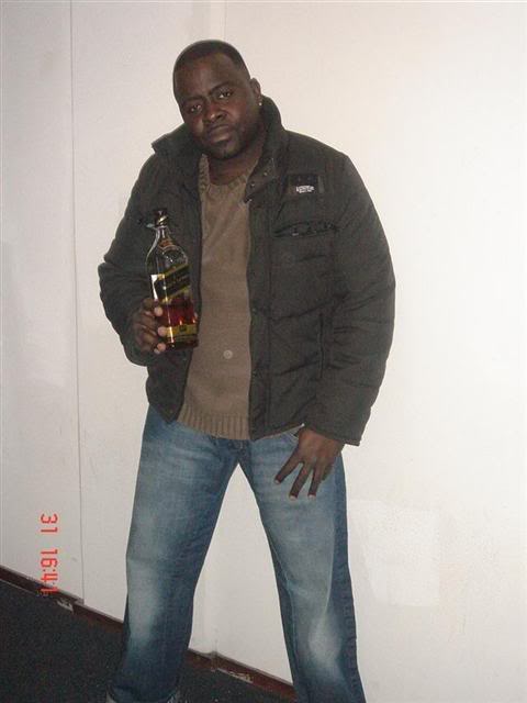 [img width=480 height=640 cacheid=00062def00104786d5ccf5c41000de19bf]http://i127.photobucket.com/albums/p149/AZZLE__/1-15.jpg[/img]