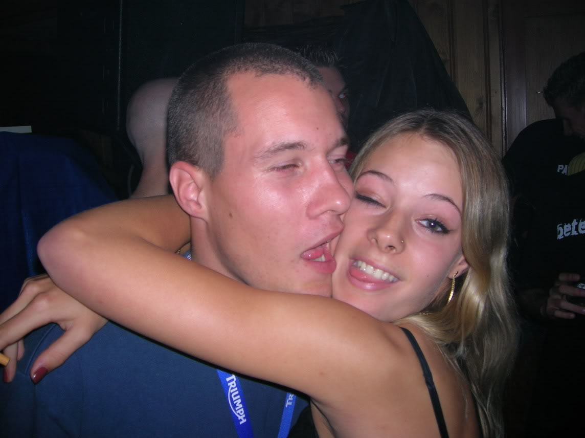 [img width=641 height=479 cacheid=00066e0a0010e7faadd7ba481e0000df98]http://i22.photobucket.com/albums/b338/juul1234/DSCN1074.jpg?t=1178373679[/img]