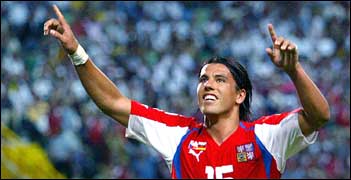 [img cacheid=000695c2001170dd2b6cd75c1a0053e617]http://www.uefa.com/MultimediaFiles/Photo/competitions/EURO/199597_MEDIUMLANDSCAPE.jpg[/img]