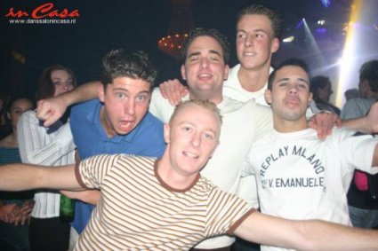 [img cacheid=0006b59f0011dc519e7dd9c91e0000ff64]http://members.lycos.nl/davewestrienen/hpbimg/In%20Casa%20re.jpg[/img]