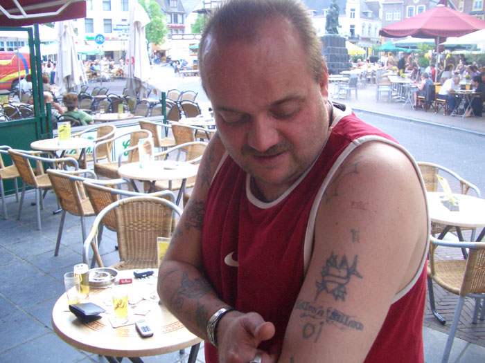 [img width=640 height=480 cacheid=0006e12900126ea2d3ab09ea1e0004d7be]http://www.fortunahome.com/fotopage/gigs/2006/zomerkiekjes/6.jpg[/img]