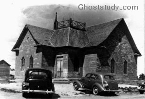 [img cacheid=00077a6000144f55bcdb061a1a0071b7b7]http://ghoststudy.com/para/pages/church1.jpg[/img]