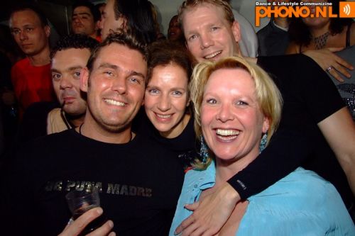 [img cacheid=000796da0014aa1e3e8fbfc71e00014ac7]http://www.mijnalbum.nl/Foto=WFCRKKLQ[/img]