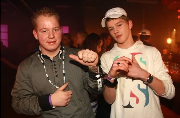 [img width=621 height=410 cacheid=0007d63d00155b58edb99d0e10027cea12]http://i50.tinypic.com/33jlgzd.jpg[/img]