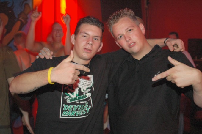 [img width=679 height=451 cacheid=000804b20015d8ff2bb3bc2a1e00016f1b]https://album.partyflock.nl/56863297.jpg[/img]