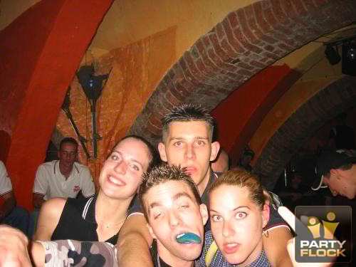 [img width=500 height=375 cacheid=00086ba300176800a02e4a151a009eee92]https://photo.partyflock.nl/images/839/main/15815.jpg[/img]