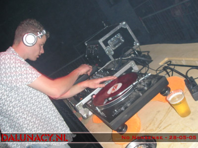 [img width=400 height=300 cacheid=0009040c001971f5ad37734e1a00c29c0c]http://www.dalunacy.nl/_pictures/20050528/2005052821.JPG[/img]