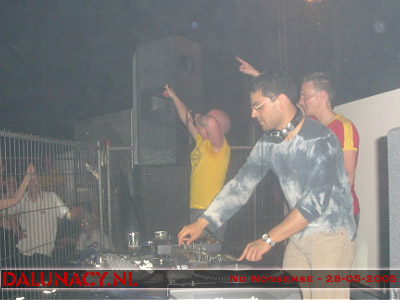 [img width=400 height=300 cacheid=00090410001971ff0bc618e81a00c29c0c]http://www.dalunacy.nl/_pictures/20050528/2005052860.JPG[/img]