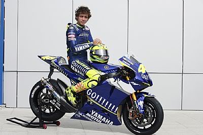 [img width=400 height=267 cacheid=00093f69001a3d214b17f0011a00d0e374]http://img.photobucket.com/albums/v324/rossifumi/yamaha-racing/28-04-2005-3.jpg[/img]