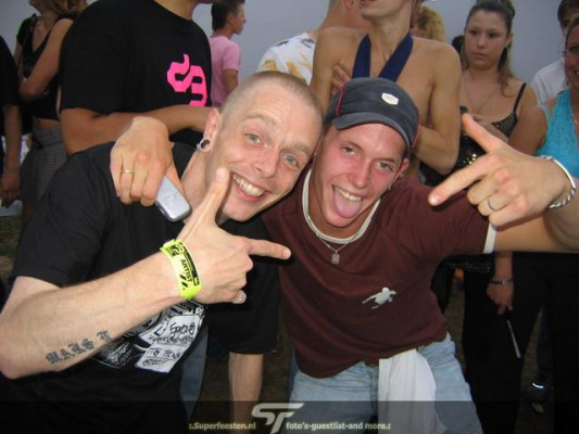 [img width=533 height=400 cacheid=000a70da001e335d3dbff09e1e0002c9eb]http://pic4.picturetrail.com/VOL708/3453427/7097075/121712622.jpg[/img]