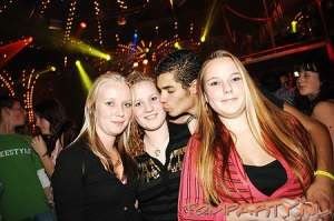 [IMG]http://img.photobucket.com/albums/v609/mo-gaz/OBIE%20NW/Locomeide.jpg[/IMG]