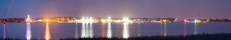 [img width=800 height=140 cacheid=000ac0a0001f30fafaf1f6331e0002fa68]http://i38.photobucket.com/albums/e112/Rieuwerd/defqonoverz.jpg[/img]