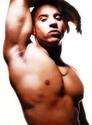 [img width=350 height=475 cacheid=000b012d001ff790d37d0c271a0146540e]http://img248.imageshack.us/img248/340/vindiesel988tc.jpg[/img]