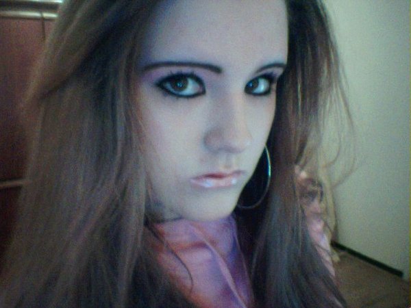 [img width=600 height=450 cacheid=000b77fb00212cc52a7d75bc1e00035ecf]http://images.sugababes.nl/user_pics/899/899950_7f97fef1b3.jpg[/img]