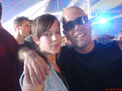 [img cacheid=000b874800214d8fce2c19471e00036460]http://stelletjuhh.tweakdsl.nl/partyflock/frequence_24-06-2006/frequence_24-06-2006_10.jpg[/img]