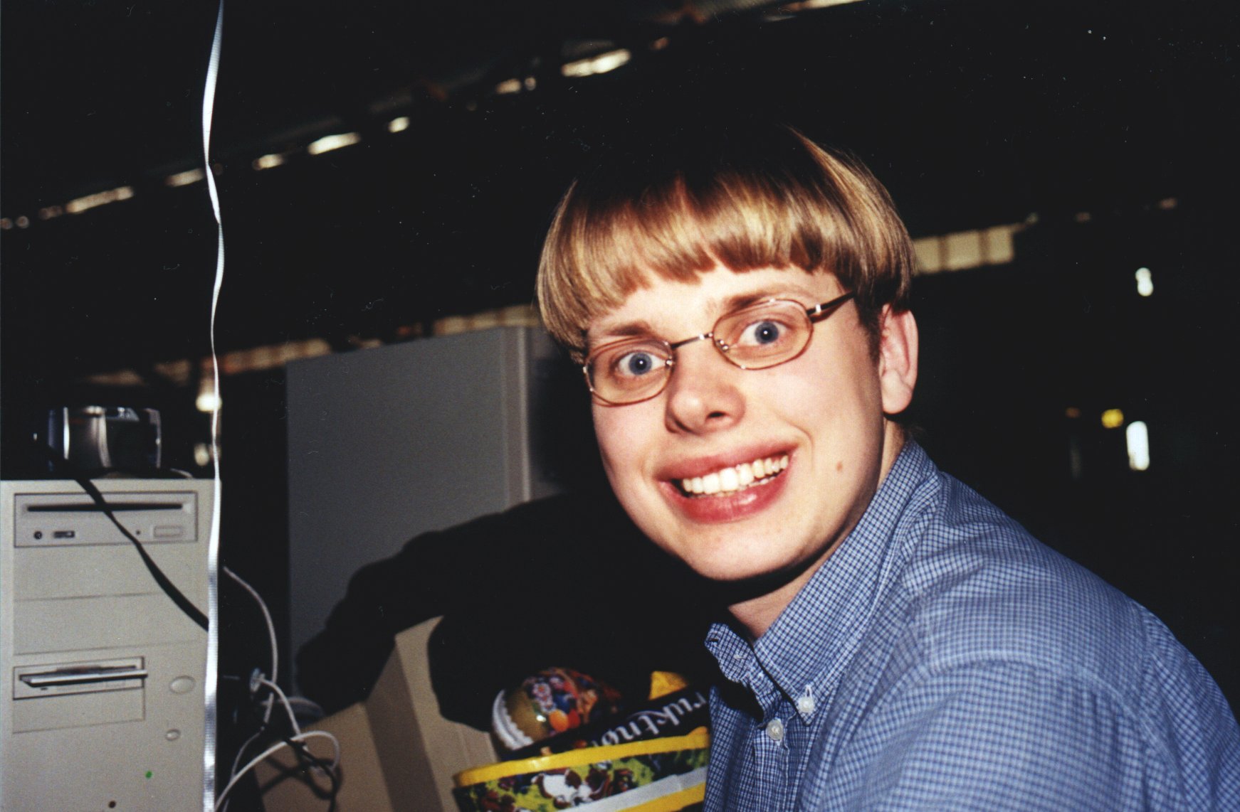 [img width=685 height=449 cacheid=000b925800002ba65bb5f69e1a01d2105c]http://soiland.no/gallery/d/3512-2/andrev_nerd.jpg[/img]