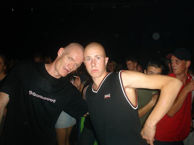 [img width=640 height=480 cacheid=000c05ac0022958e8e7af4e01e0003b60a]http://members.lycos.nl/scarfaceevents3/hardcore_feelings_30-09-06_050_Small.jpg[/img]