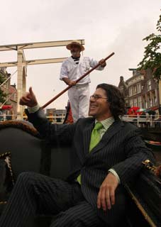 [img width=227 height=320 cacheid=000c14410022c474a8d05ab41a0153e0f9]http://www.huismetdegondel.nl/images/jbduim.jpg[/img]