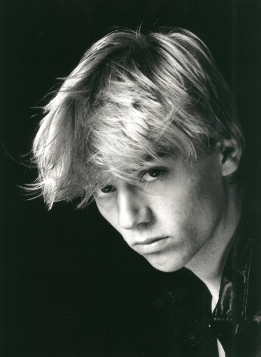 [img width=373 height=510 cacheid=000c87e0002411d6519ffd851a017543e3]http://www.ewoudbroeksma.com/ps_popup/antonie_kamerling.jpg[/img]