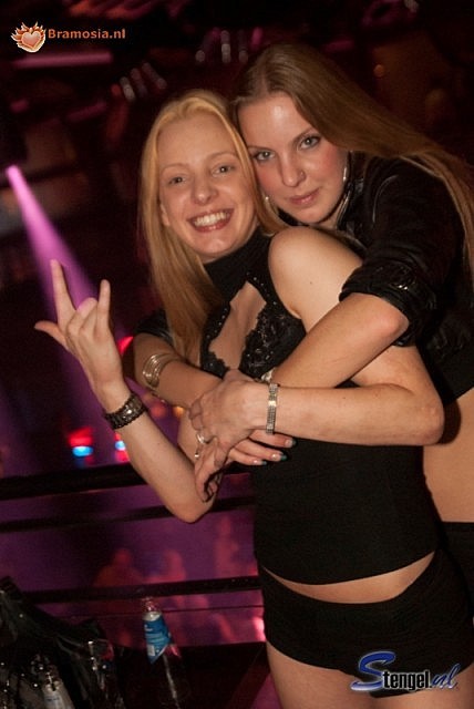 [img width=334 height=500 cacheid=000c8af6002419eaba1e1d031e0004256e]https://album.partyflock.nl/79285649.jpg[/img]