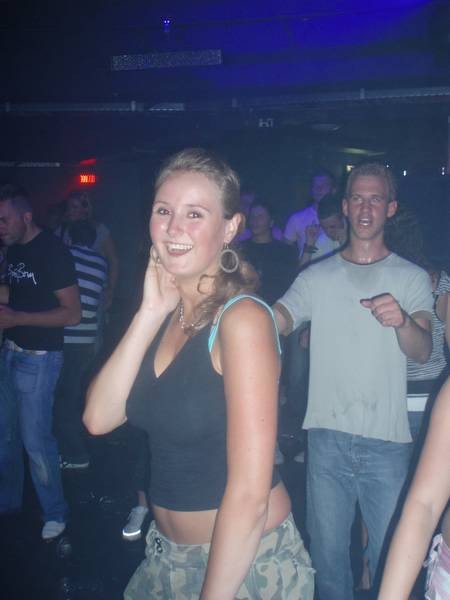 [img width=450 height=600 cacheid=000c99bc0024417ceb7348041e000431ea]http://img407.imageshack.us/img407/7140/supersized38sl.jpg[/img]