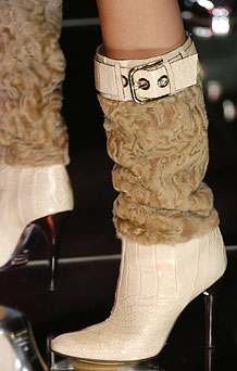 [img width=218 height=342 cacheid=000ca83000246d4ce24ba6951a017dca6c]http://i.ivillage.com/17/fashion/sb/new_sb/bestboots/shoes_lg_08.jpg[/img]